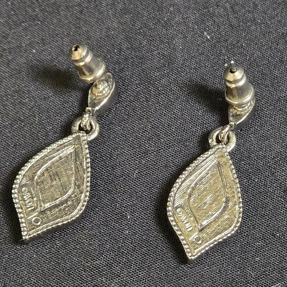 Vtg Avon Romantic Splendor Purple Teardrop Faux Marcasite Earrings Silvertone - Picture 3 of 6